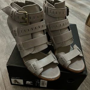 Sorel Nadia buckle